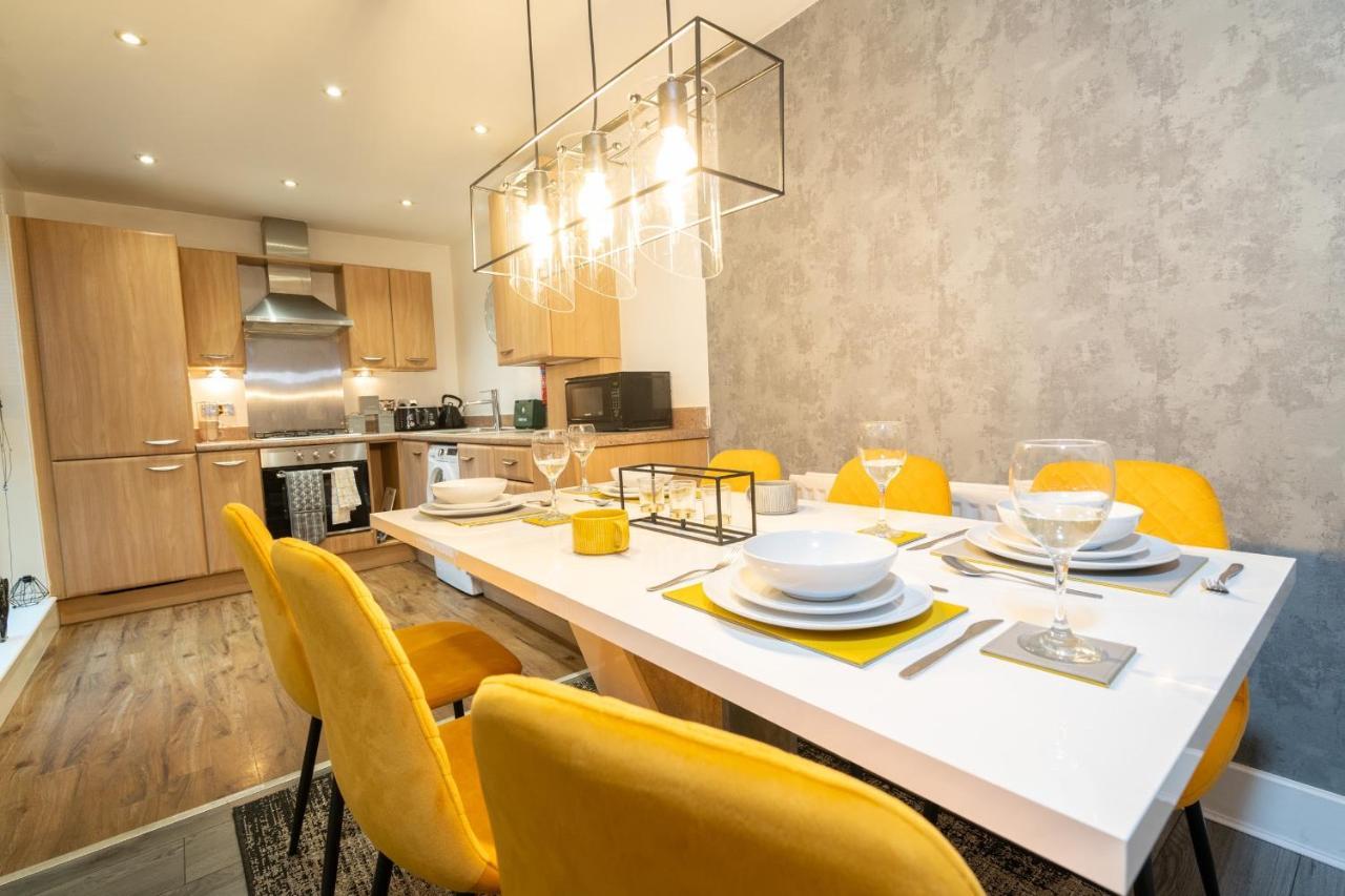 Luxe Place - Netflix & Workspace For 6 Birmingham Buitenkant foto