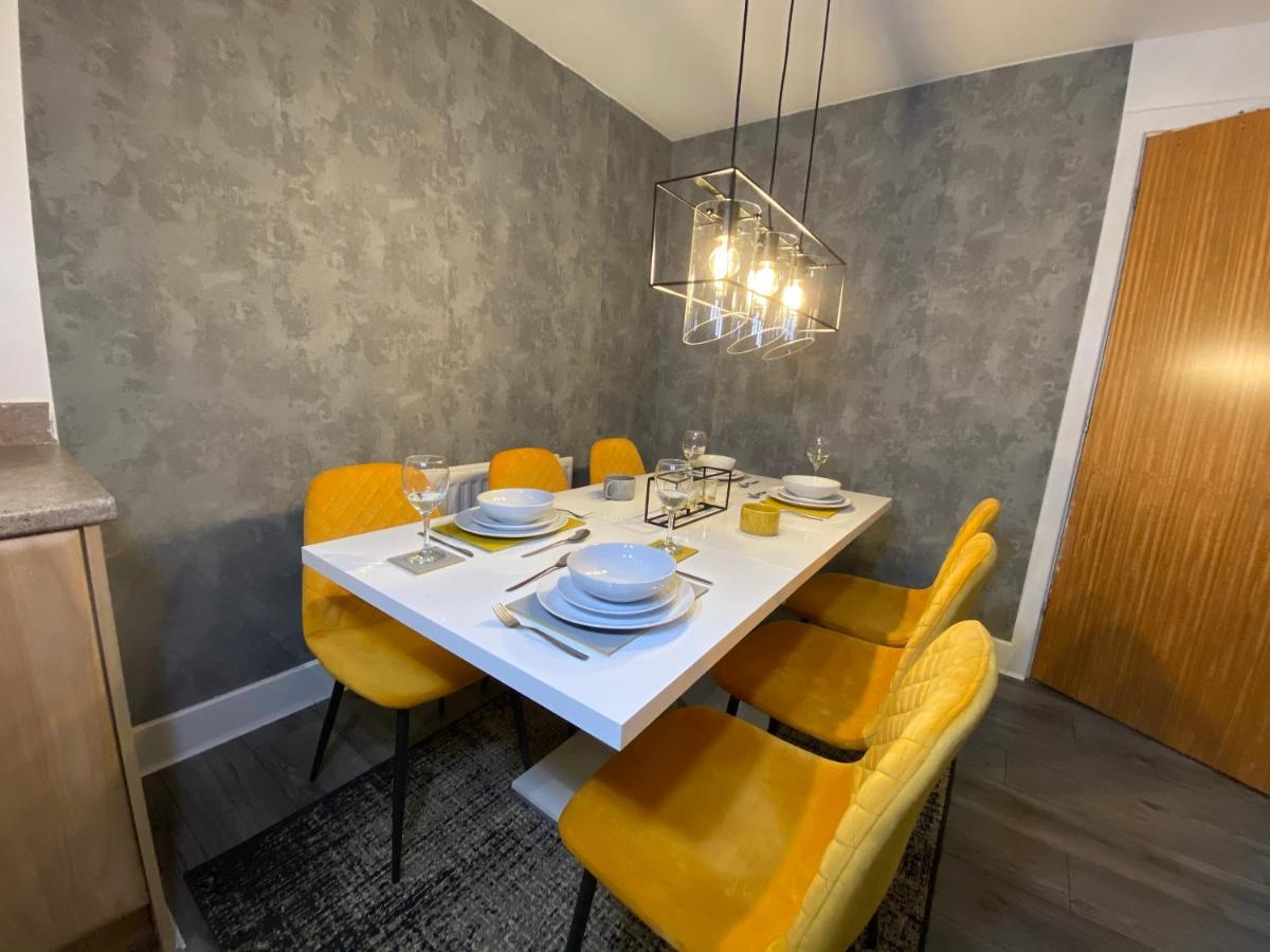 Luxe Place - Netflix & Workspace For 6 Birmingham Buitenkant foto