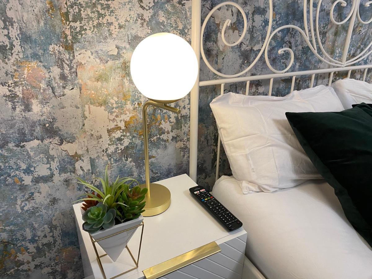 Luxe Place - Netflix & Workspace For 6 Birmingham Buitenkant foto