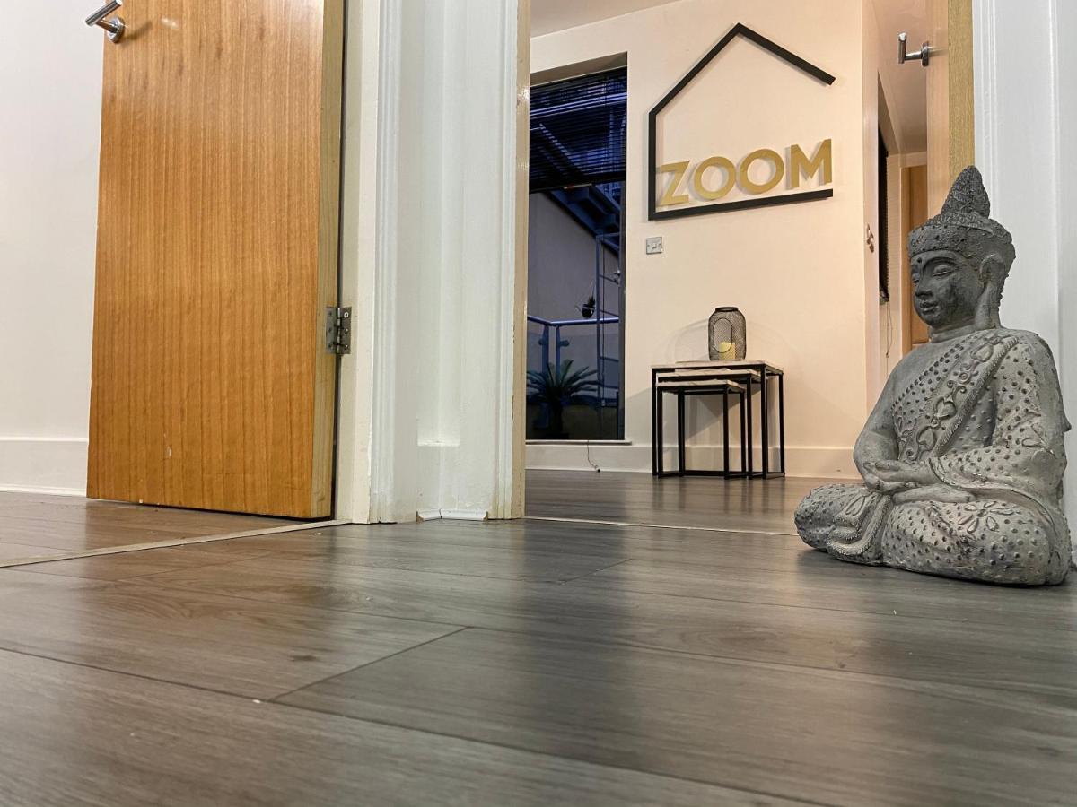 Luxe Place - Netflix & Workspace For 6 Birmingham Buitenkant foto