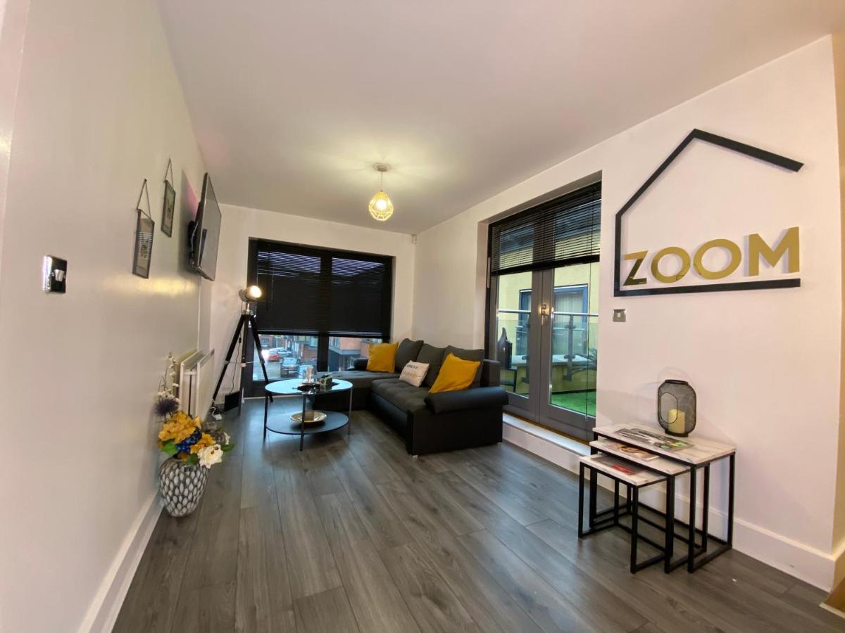 Luxe Place - Netflix & Workspace For 6 Birmingham Buitenkant foto